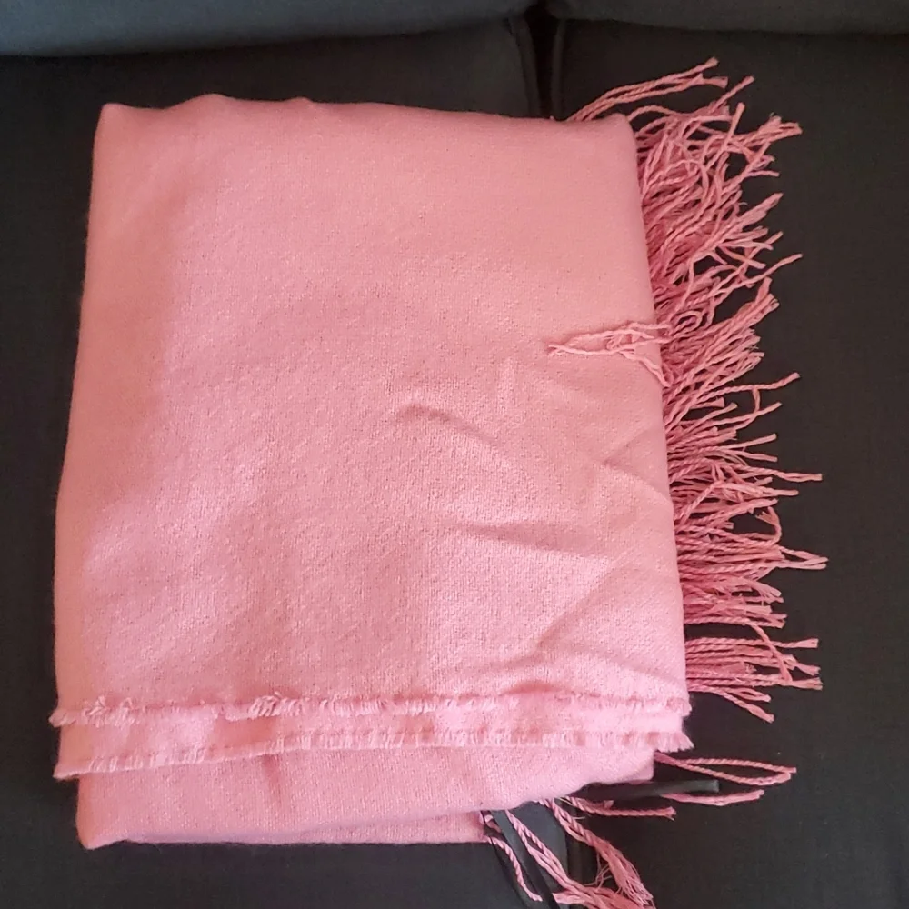 Shawl - Picture 2 of 5